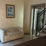 מלון דירות La Piazza & 4*