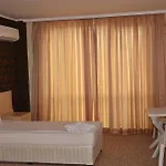 La Piazza & מלון דירות 4*