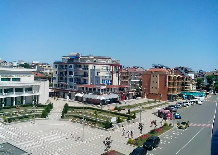 La Piazza & 4*
