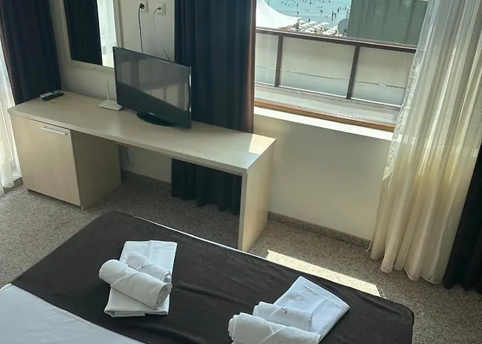 La Piazza & Ξενοδοχείο με διαμερίσματα Πριμόρσκο