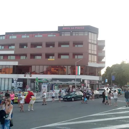 La Piazza & プリモルスコ