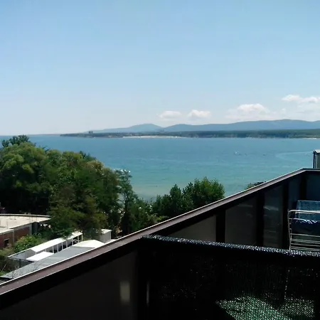 Aparthotel La Piazza & 3*