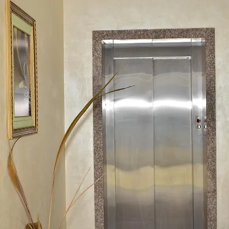 La Piazza & بريمورسكو