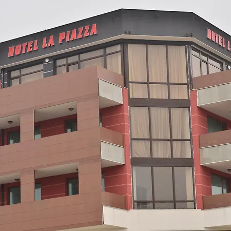 La Piazza & بريمورسكو