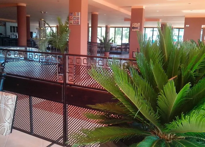 La Piazza & Ξενοδοχείο με διαμερίσματα 4*