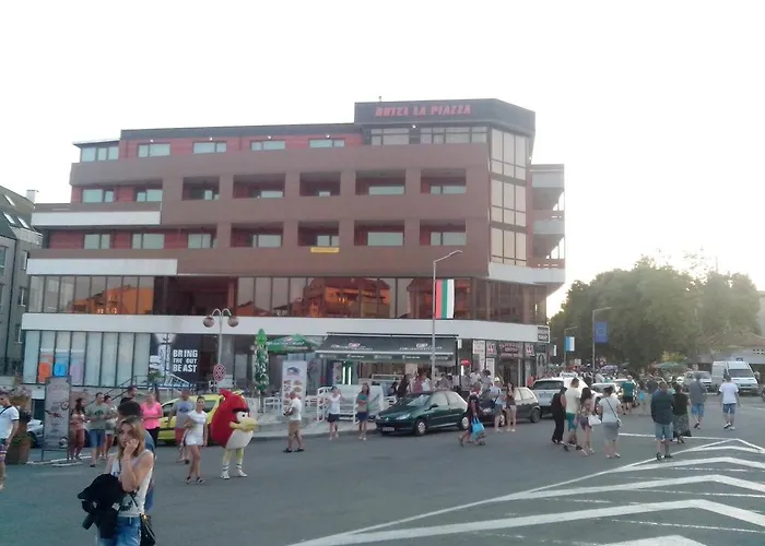 La Piazza & Πριμόρσκο