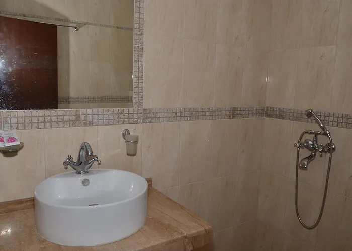 La Piazza & Ξενοδοχείο με διαμερίσματα