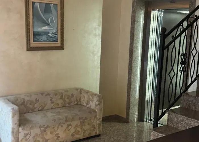 Ξενοδοχείο με διαμερίσματα La Piazza & 4*