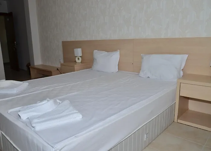 Ξενοδοχείο με διαμερίσματα La Piazza & 4*