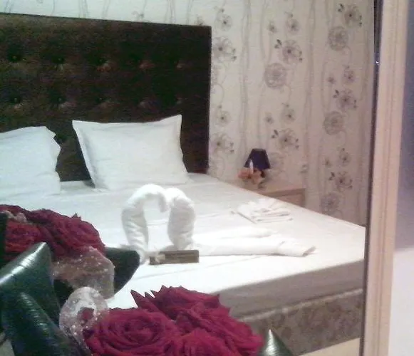 Ξενοδοχείο με διαμερίσματα La Piazza & 4*